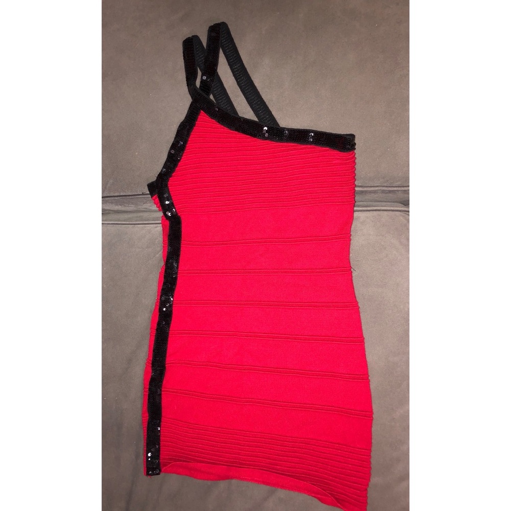 Red One Shoulder Dress 🌹🖤